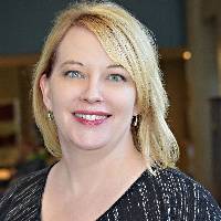 Headshot of Amber Hinsley