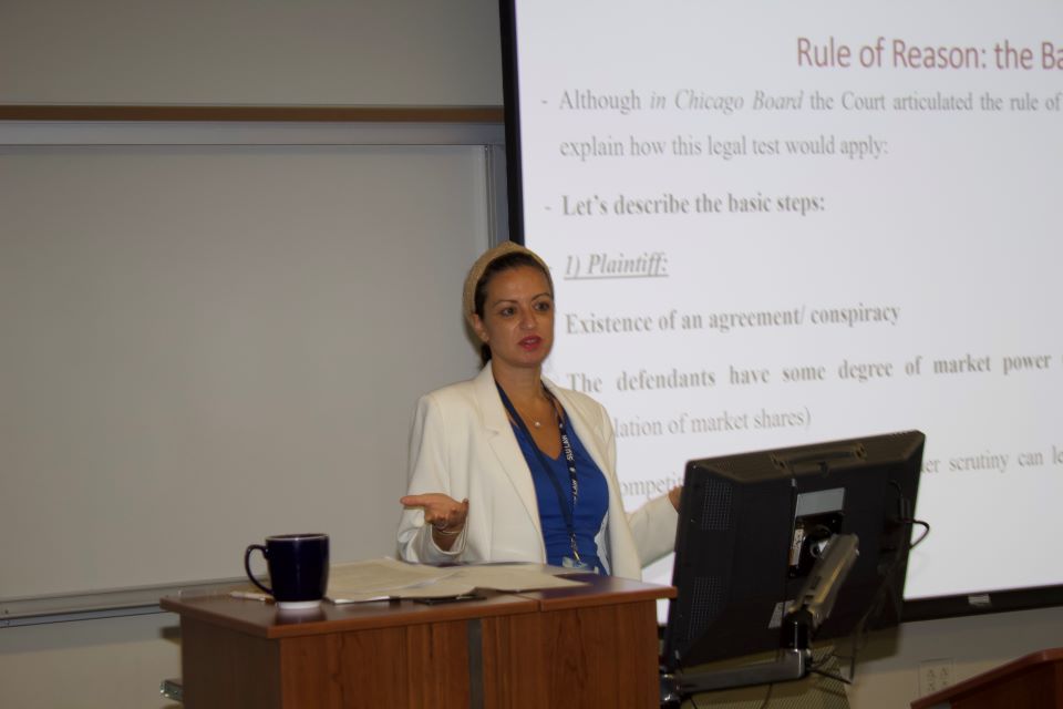 photo of professor theodoisa stavroulaki teaches in the classroom photo of professor theodoisa stavroulaki teaches in the classroom