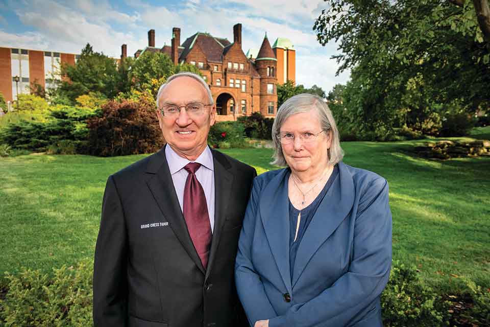 Sinquefields portrait A photograph of Rex and Jeanne Sinquefield outside of the Samuel Cupples House on SLU’s campus.