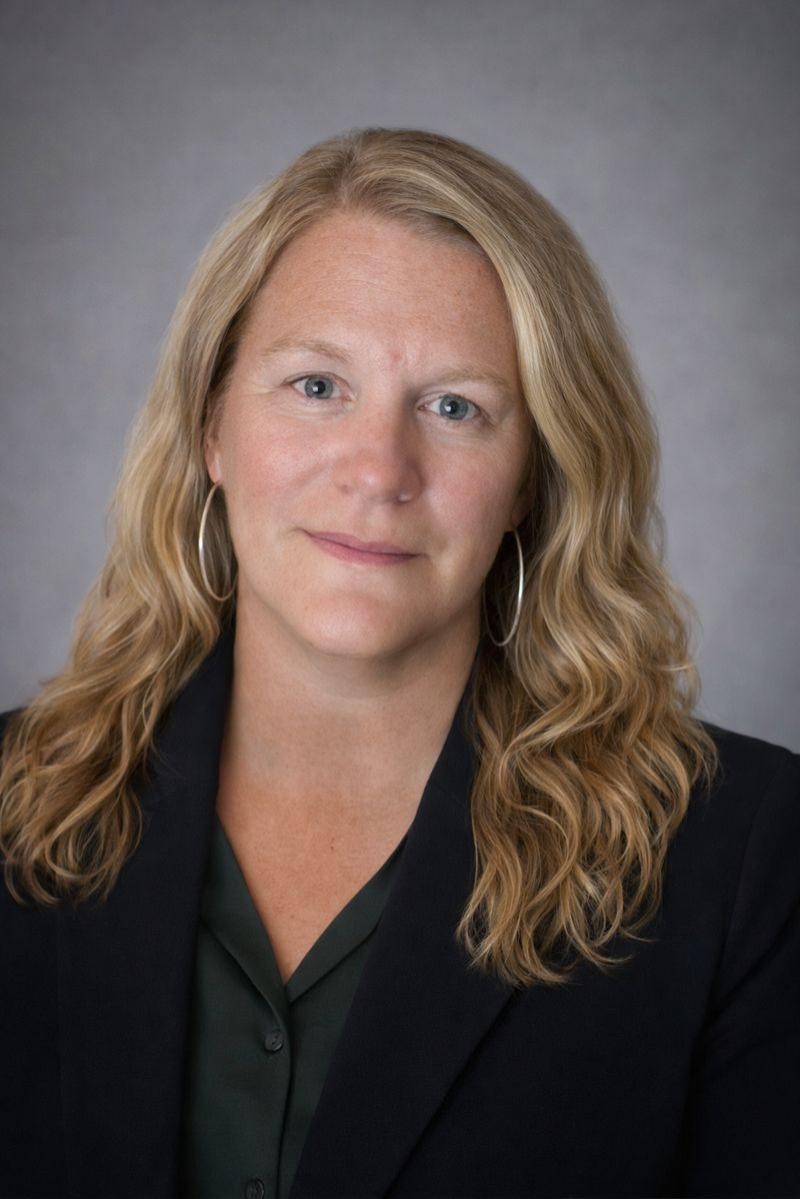 Headshot of Rachel Crowe